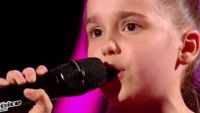 Replay “The Voice Kids” : Manuela chante « Andalouse » de Kendji Girac en finale (vidéo)