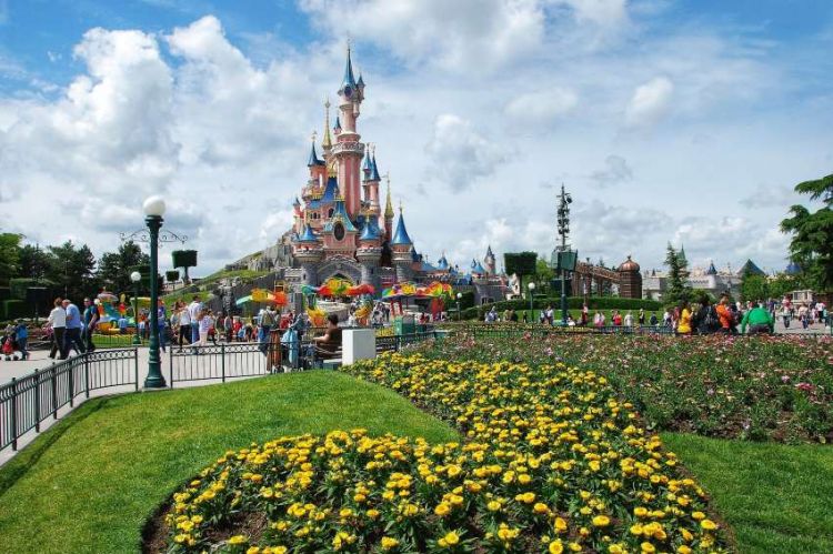 “Les parcs d'attractions préférés des Français” : Disneyland, mercredi 6 juillet sur Gulli
