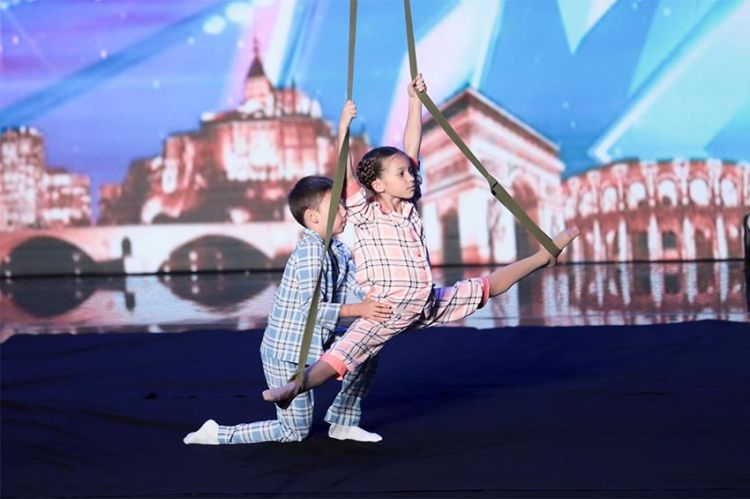 “La France a un incroyable Talent” : revoir Katia et Nikita les acrobates ukrainiens (vidéo)