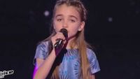 Replay “The Voice Kids” : Angelina chante « J'envoie valser » de Zazie (vidéo)