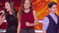 Replay “The Voice Kids” : battle Pauline / Thibault / Clarisse sur « Nos secrets » de Louane (vidéo)